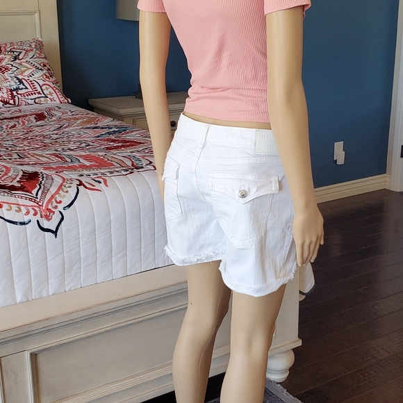 TRUE RELIGION EMMA SHORTS SZ 28 - Picture 4 of 15